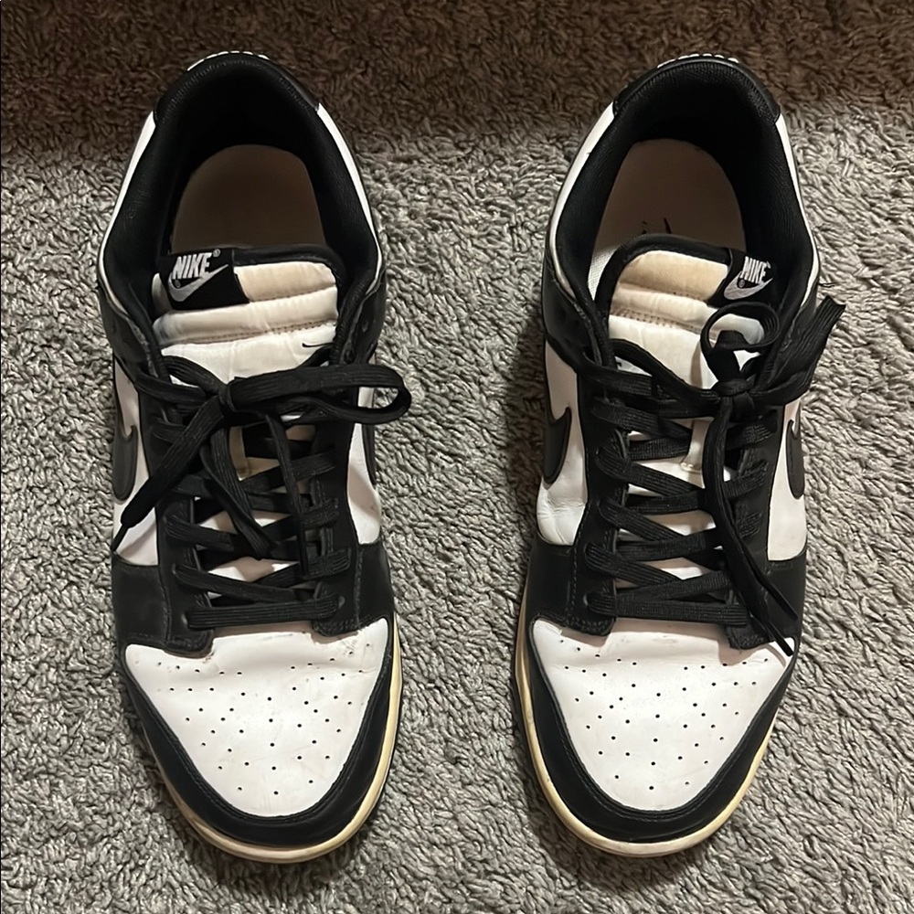 Nike Men's Black and White Dunks